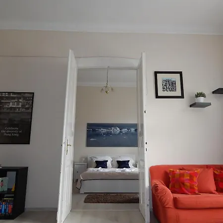 Budapesteasyflat Wesselenyi 公寓